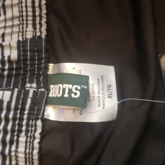 Roots Shorts - Picture 7 of 11